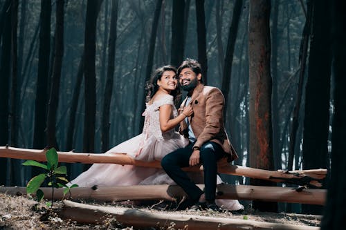 Pre-nup Photo Of Couple At Woods