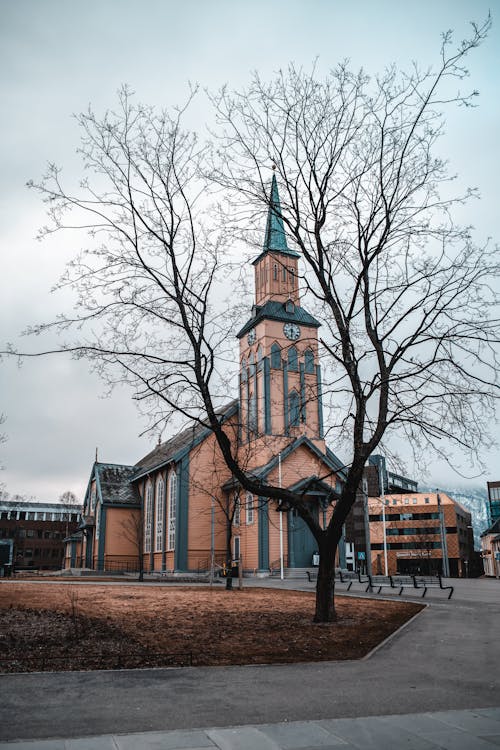 Ilmainen kuvapankkikuva tunnisteilla arkkitehtuuri, katu, kirkko