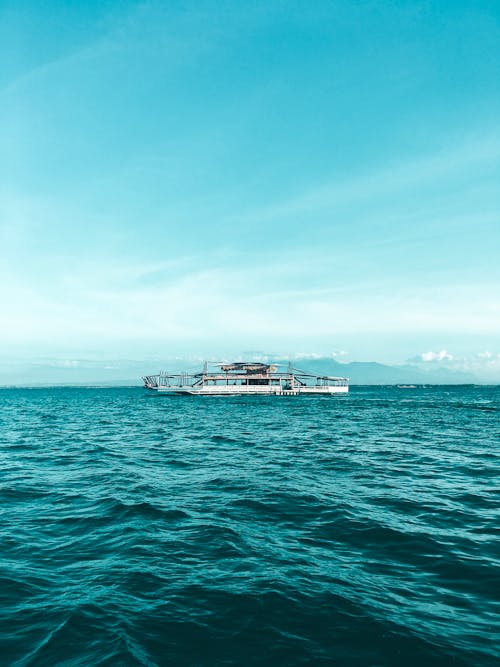 Kostnadsfria Kostnadsfri bild av båt, blå, blå himmel Stock foto