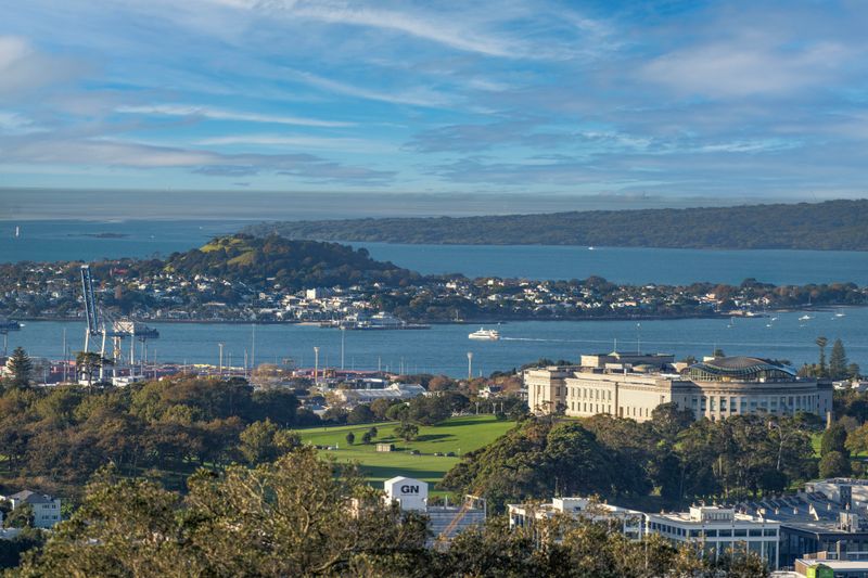Auckland War Memorial Museum seen from Mount Eden