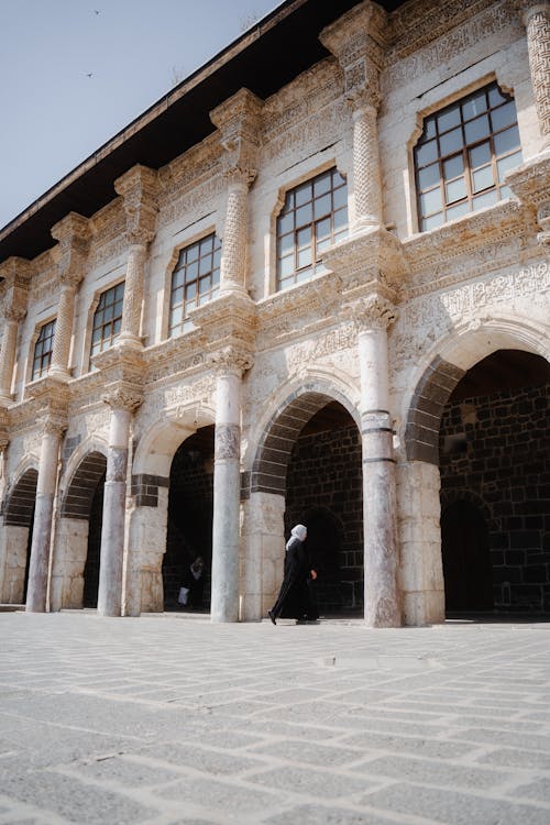 Diyarbakir Grand Mosque From the Courtyard