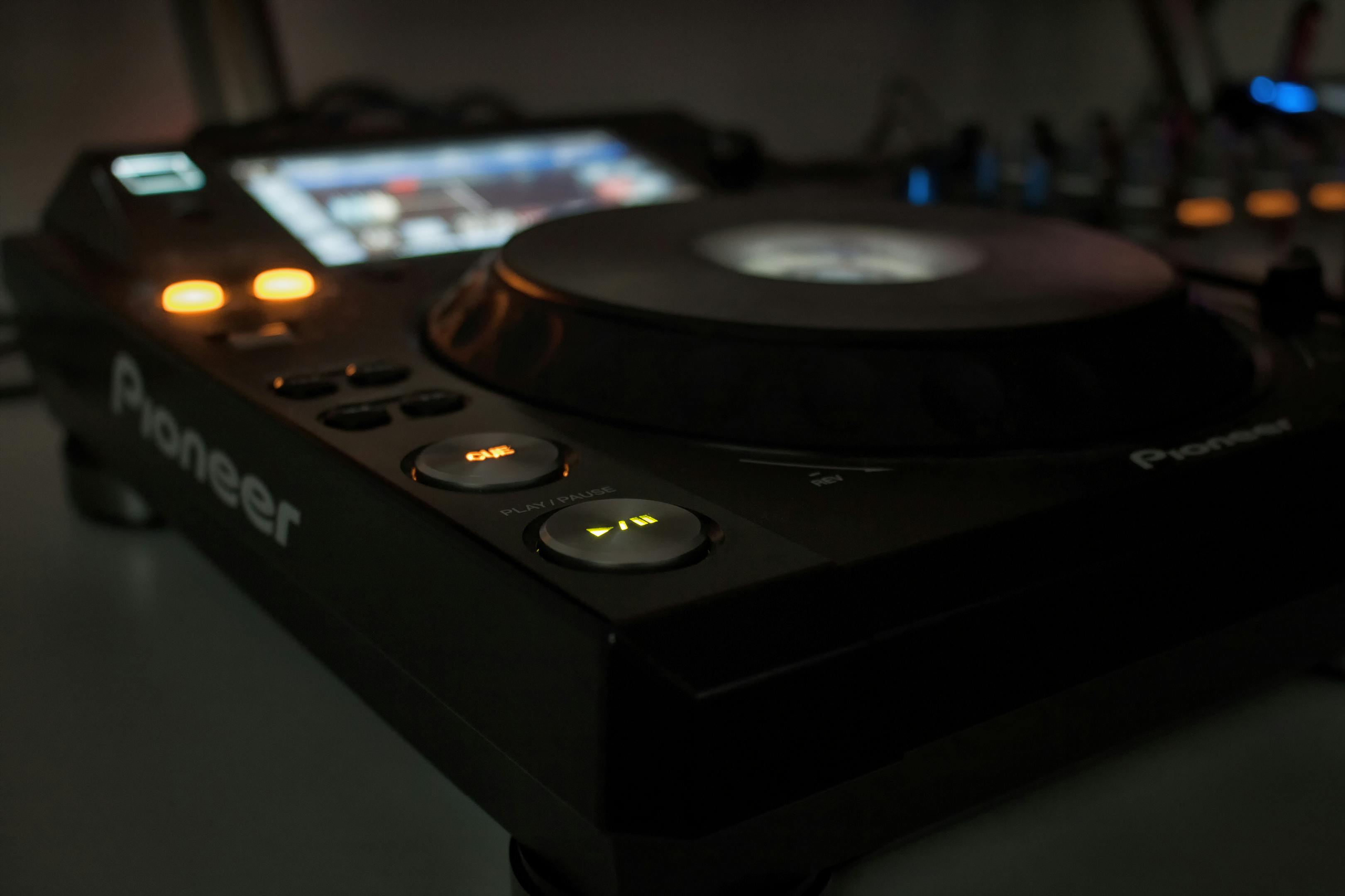 Kostenloses Foto zum Thema cdj, dj, elektronisch