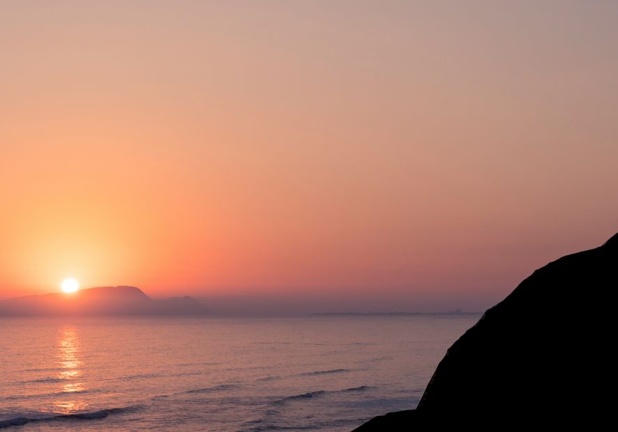 Online dating: starting a conversation on a niche platform