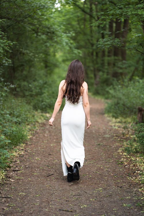 Безкоштовне стокове фото на тему «безликим, біла сукня, весілля»