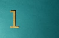 黄金一号在青色背景上，副本空间充足