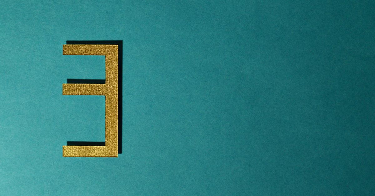 Inverted E Letter · Free Stock Photo