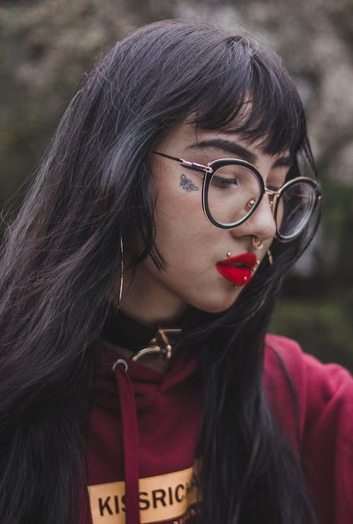 Mujer, Llevando, Lentes Negros