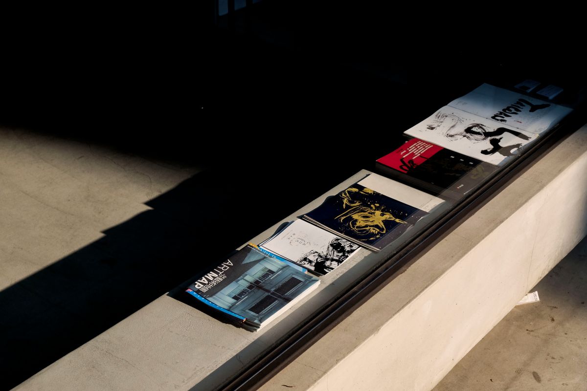 Art magazines and brochures