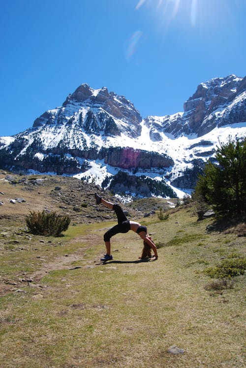 คลังภาพถ่ายฟรี ของ pyrenees, เด็กสาว, โยคะ