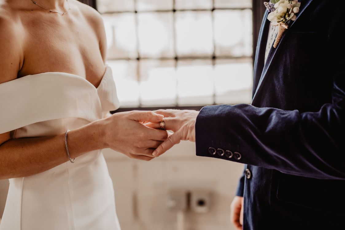 Off-the-Shelf Is Out: New York Among Top 10 U.S. States Embracing Custom-made Wedding Bands Off-the-Shelf Is Out: New York Among Top 10 U.S. States Embracing Custom-made Wedding Bands