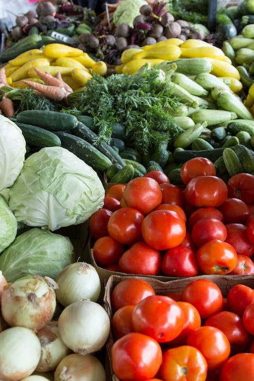 انبوهی از انواع مختلف سبزیجات
