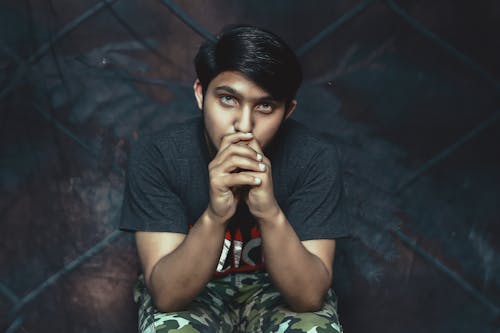 Foto stok gratis background hitam, berpikir, Daun-daun