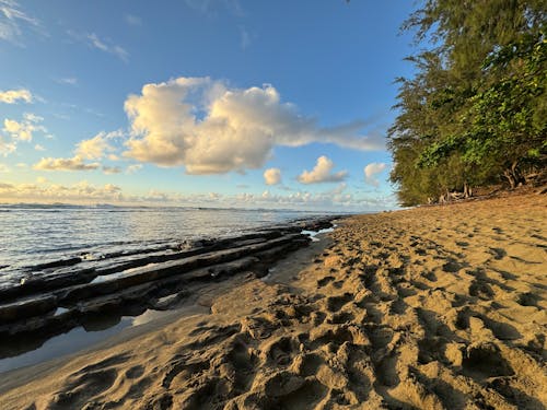 Ke'e Beach, perched beach