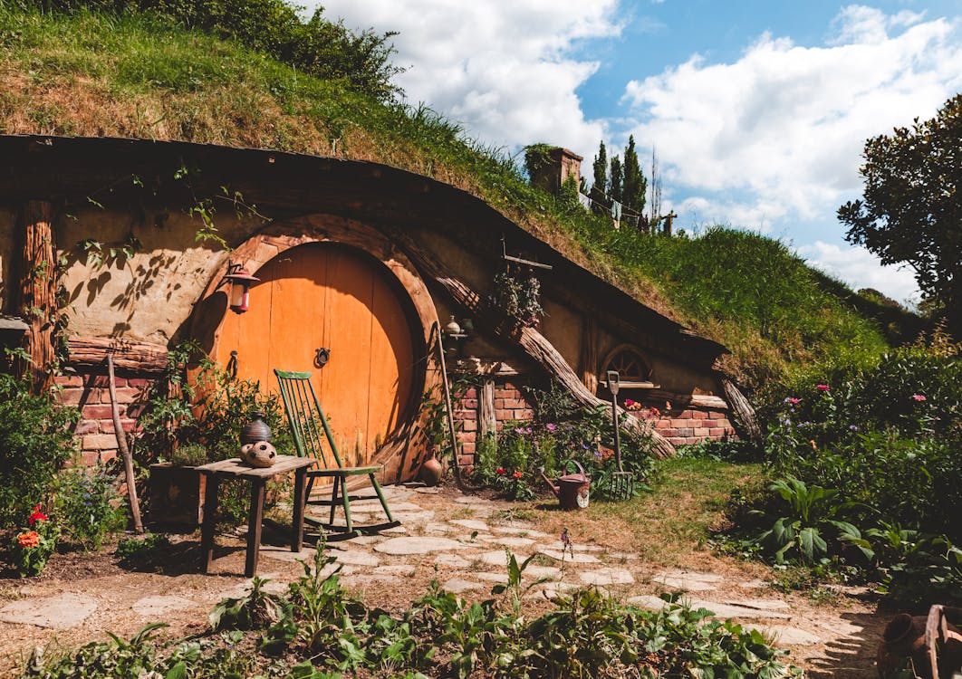 Free Brown and Orange House With Outdoor Plants Stock Photo