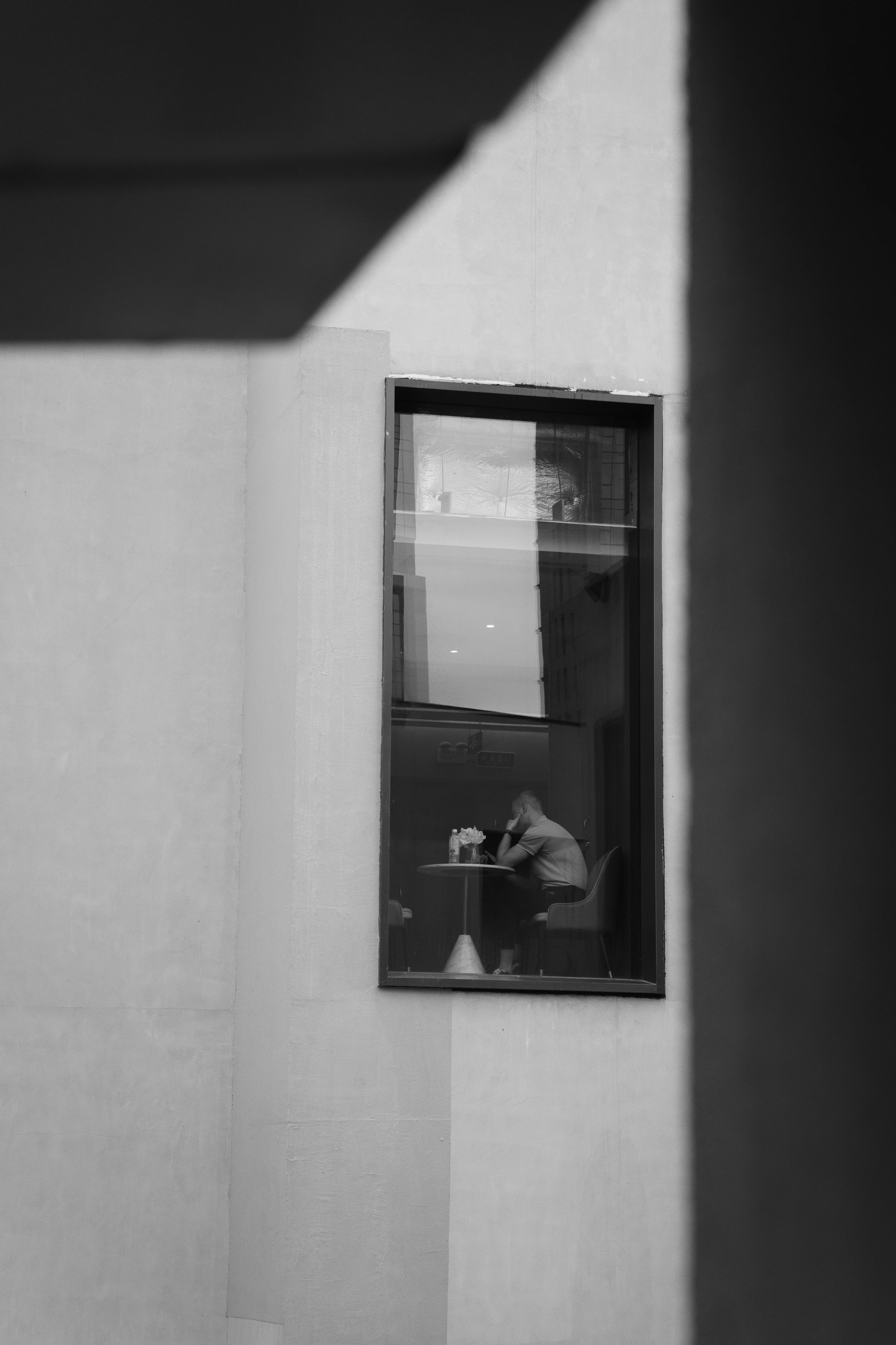 bezplatná Základová fotografie zdarma na téma architektura, černobílý, geometrie Základová fotografie