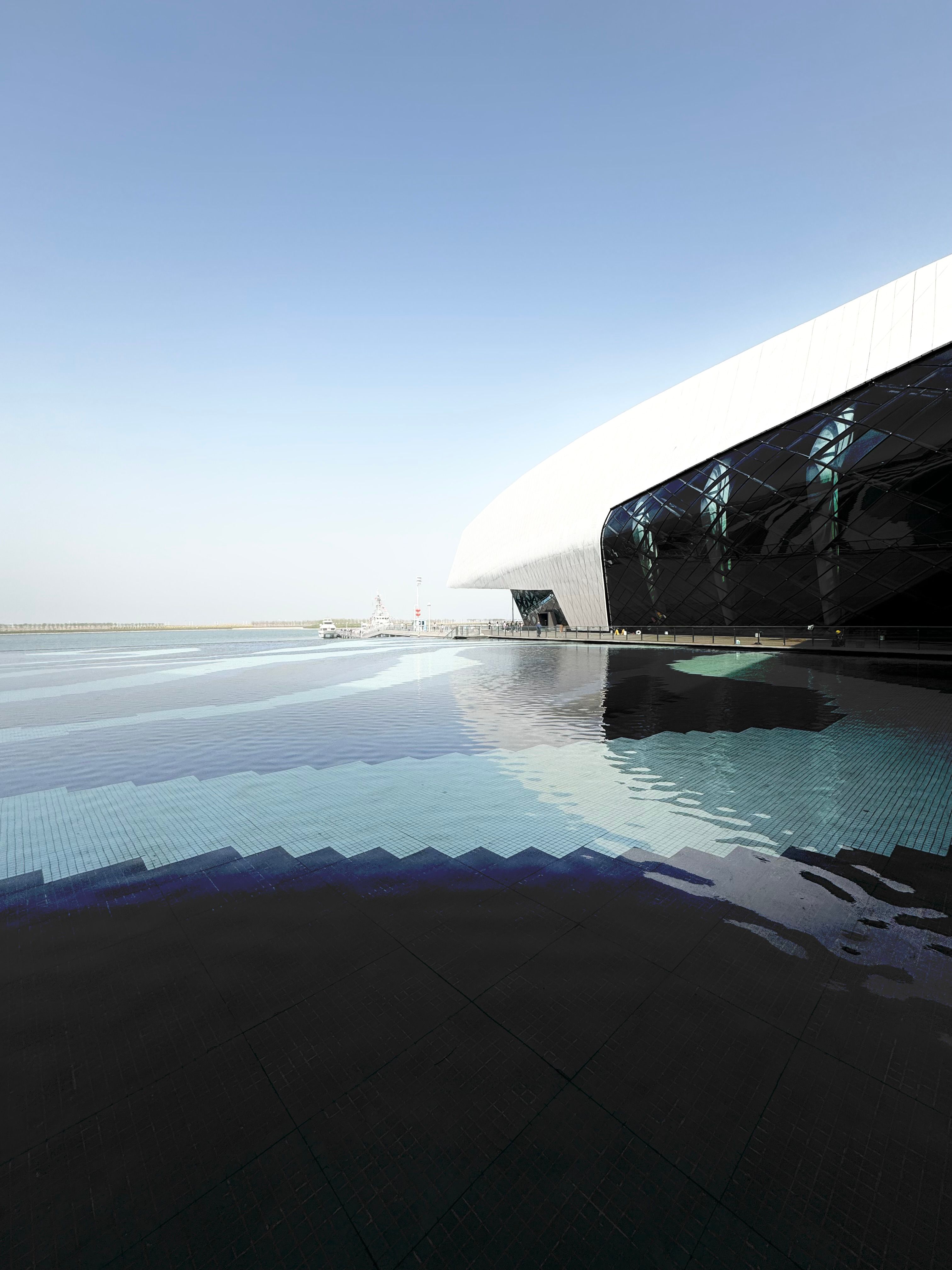 Pool Near Guangzhou Opera House in China · Free Stock Photo