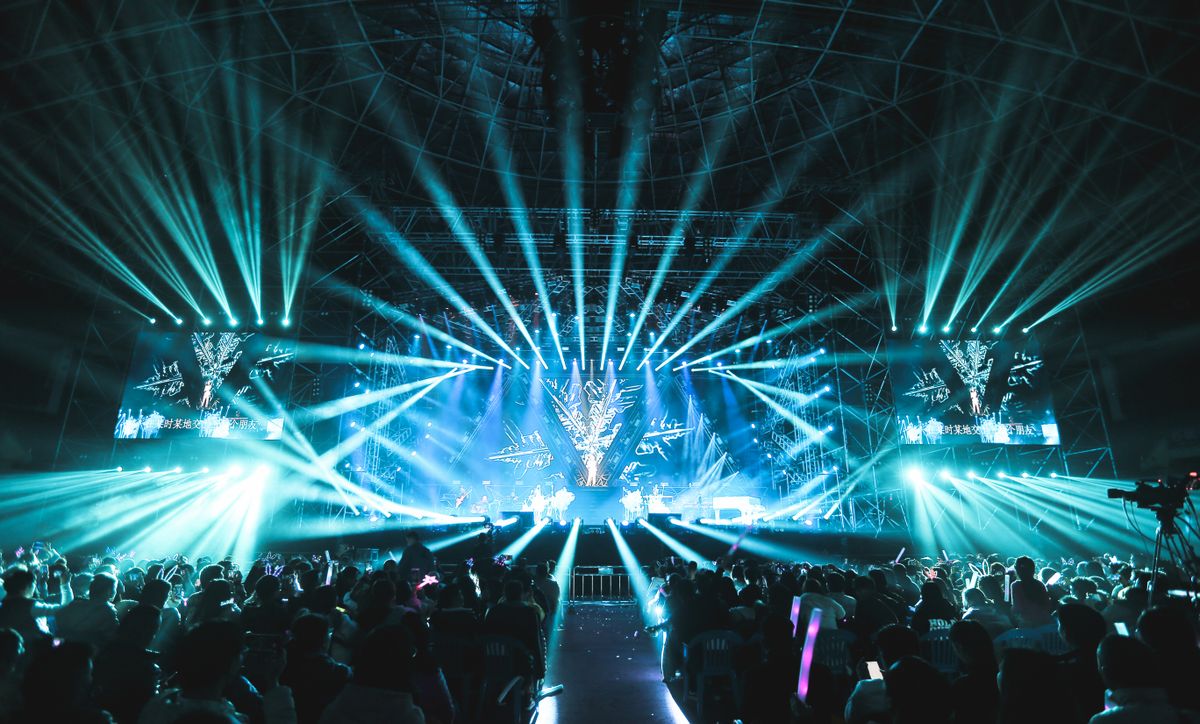 Live stage production by 6FRMWRK