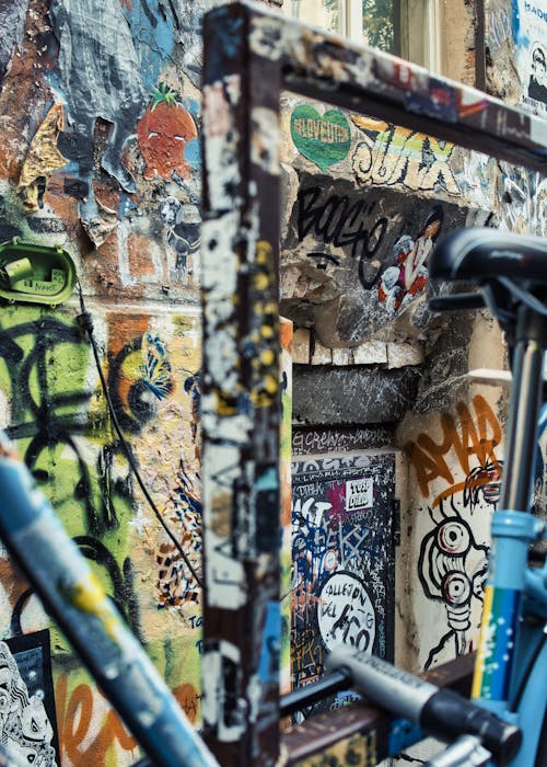 Berlin, kentsel alan, ölü tavuk sokağı içeren Ücretsiz stok fotoğraf