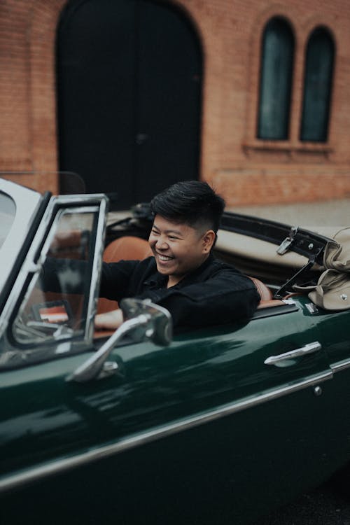 Gratis arkivbilde med asiatisk mann, bil, cabriolet