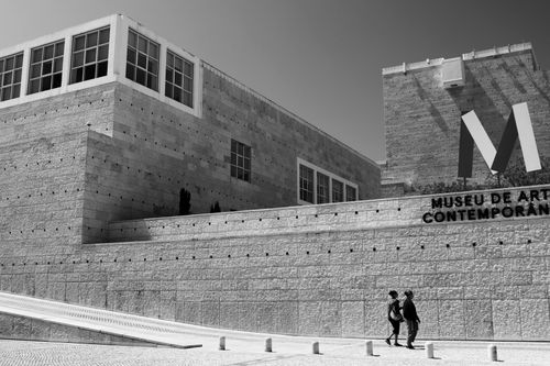 Free Black and white photo of the Museum of Contemporary Art in Lisbon, showcasing modern architecture. Stock Photo