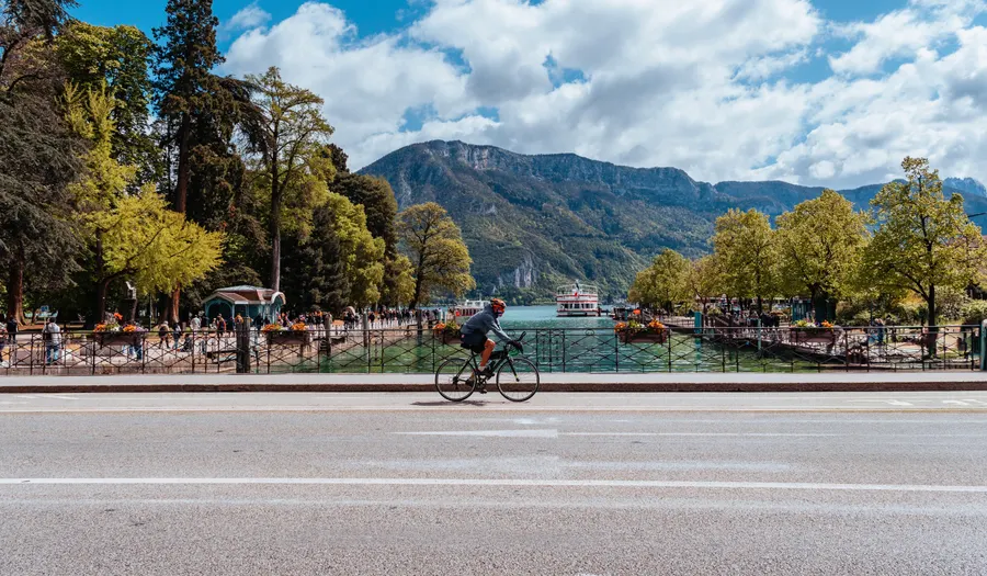La voie verte et le tour du lac à vélo