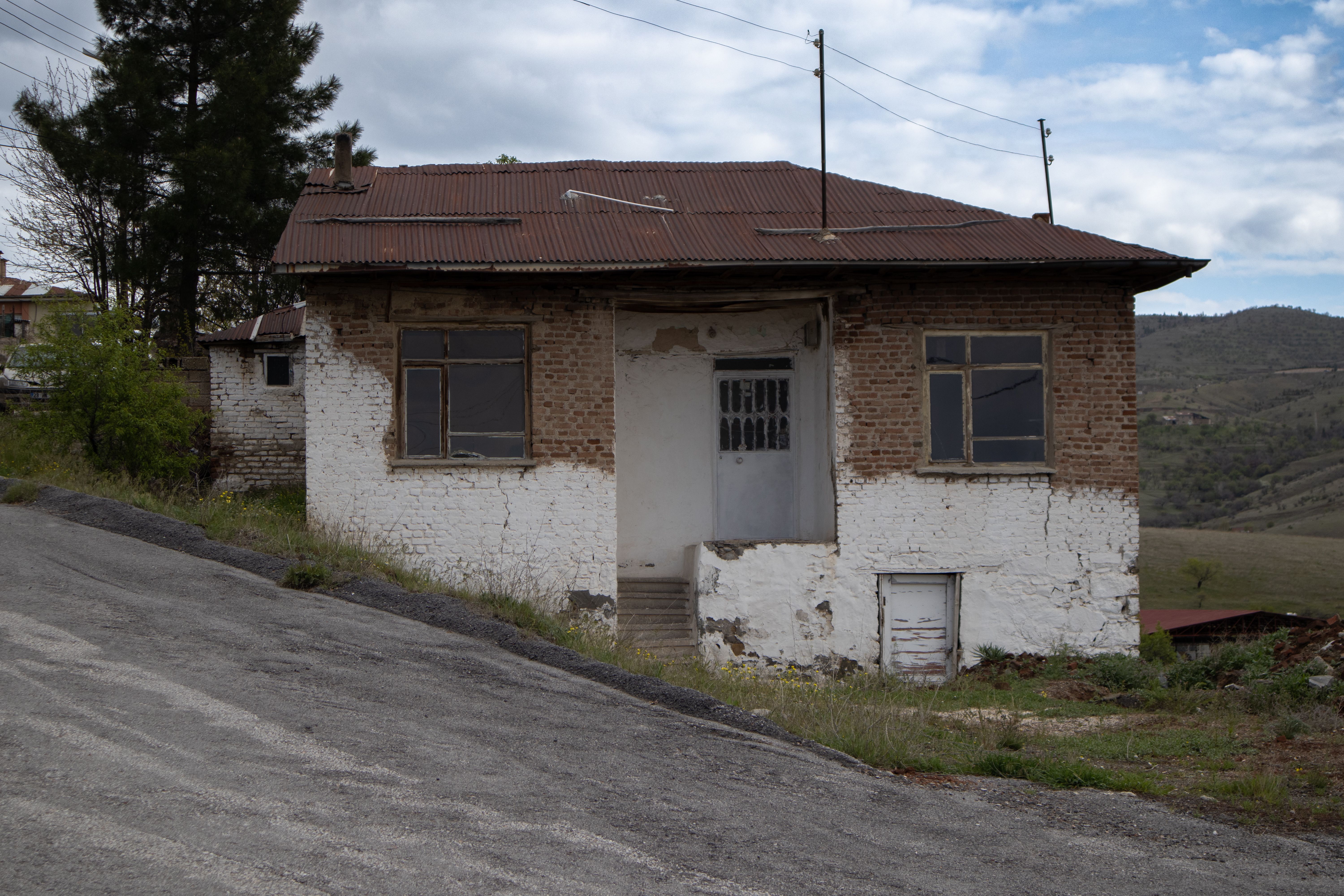Sm Old Building Photos, Download The BEST Free Sm Old Building Stock ...