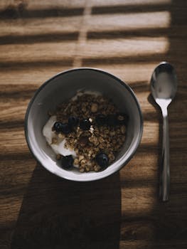 Yogurt con frutti di bosco e cereali