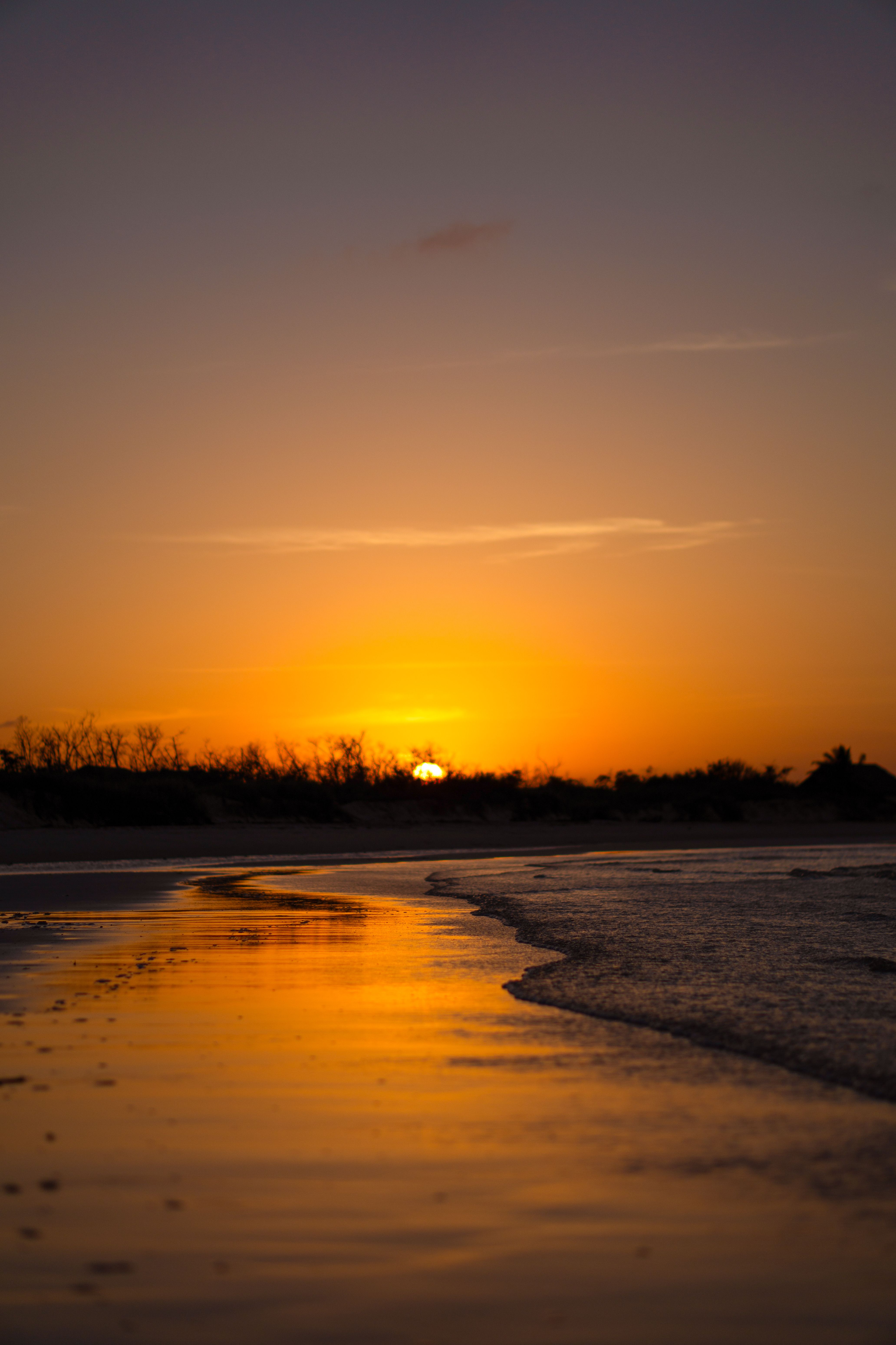Peaceful sunset scene on Ciego de Ávila beach, capturing the tranquil coastal beauty of Cuba.