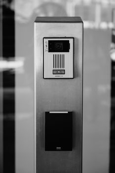 Blink Video Doorbell – Head-to-toe HD view, two-year battery, simple setup. Sync Module Core included – System (Black)