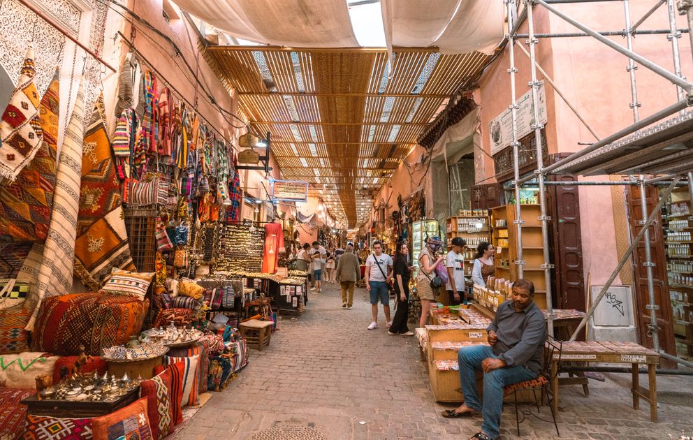 Ruelle typique vieille médina Marrakech