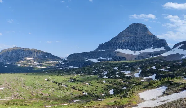 Sommets et vallées du parc national de Glacier, dans le Montana