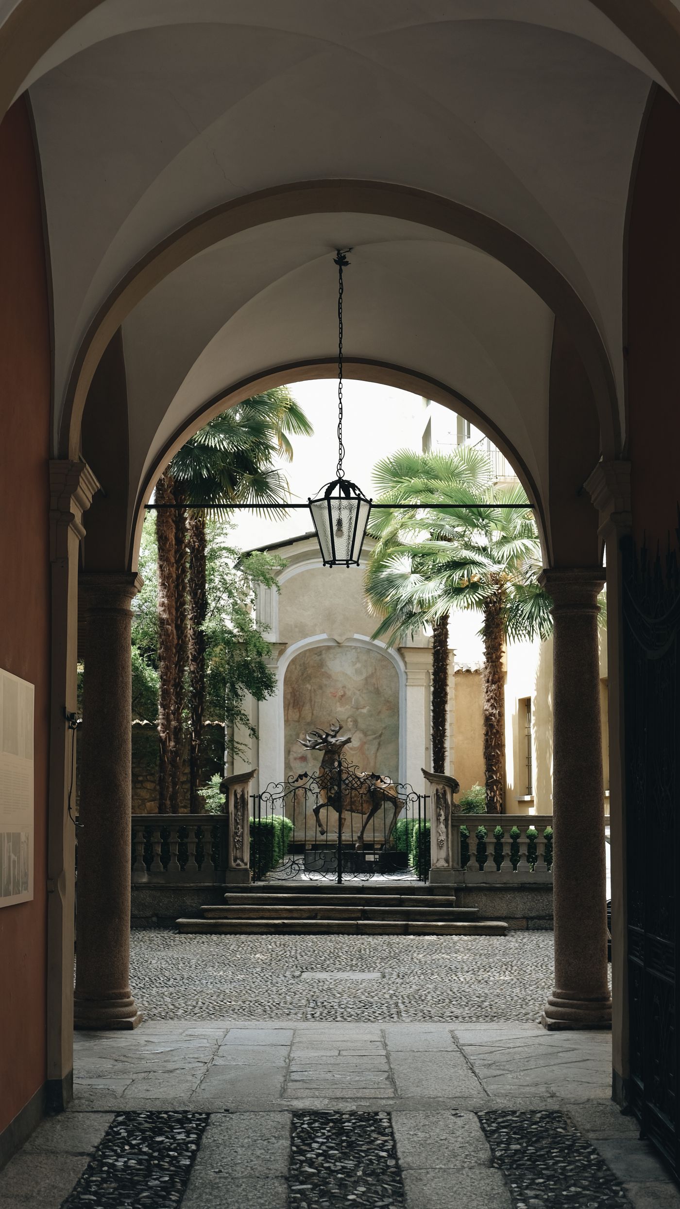 The entrance passage, Maithili Villa