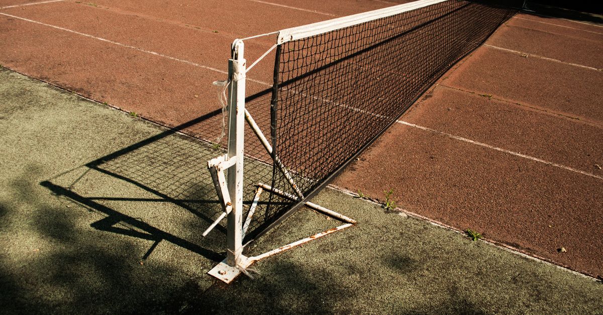 Le padel, le nouveau sport de raquette qui a tout d’un grand ! Le padel, le nouveau sport de raquette qui a tout d’un grand !