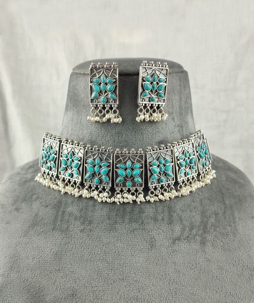 Free traditional simple choker necklace Stock Photo