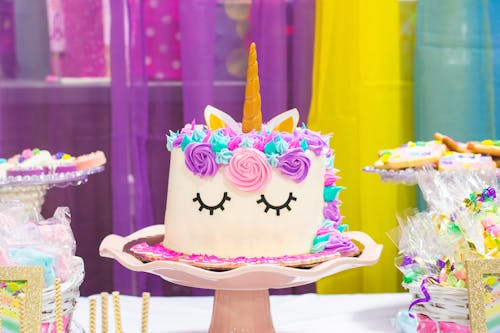 Unicorn Fondant Cake, birthday, making a fuss