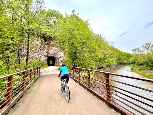 Foto profissional grátis de andar de bicicleta, ciclista, espaço