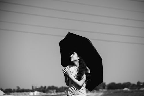 Ingyenes stockfotó álló kép, emberek, esernyő témában