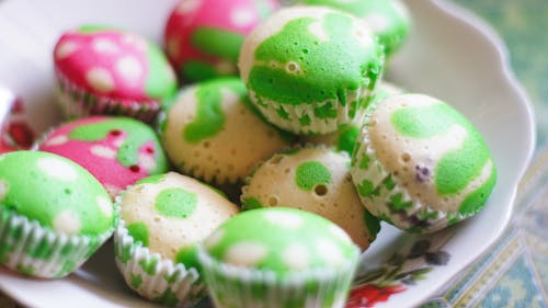 Kostenlos Weißer Und Grüner Cupcake Stock-Foto