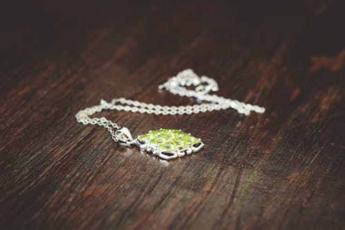 Free Women's Green Necklace Stock Photo
