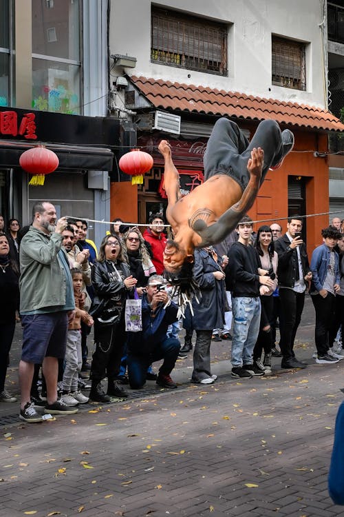 Základová fotografie zdarma na téma Čínská čtvrť, výkon na ulici