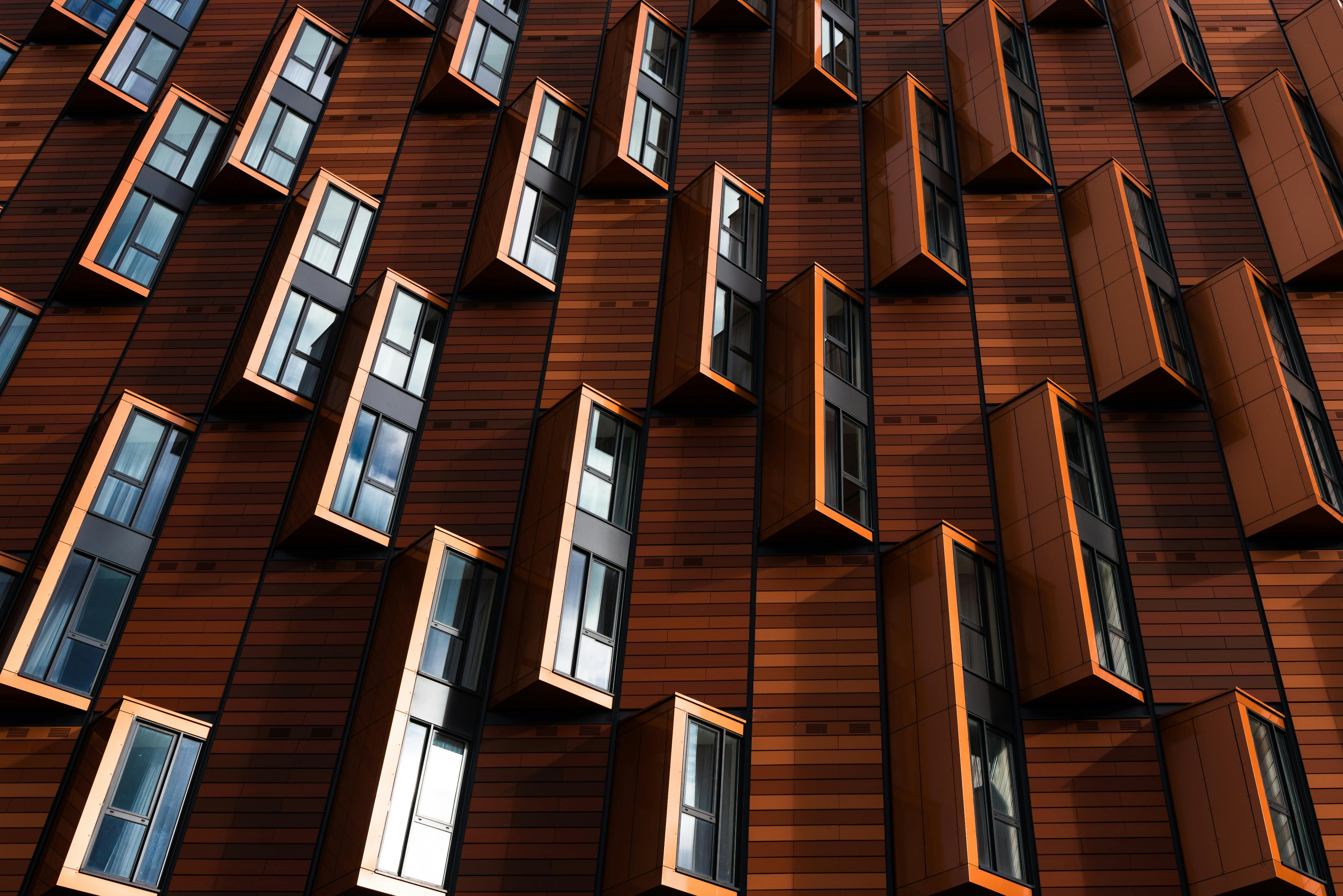 Brown Wooden Window Wallpaper · Free Stock Photo A Fascinante História da Arquitetura na Europa
