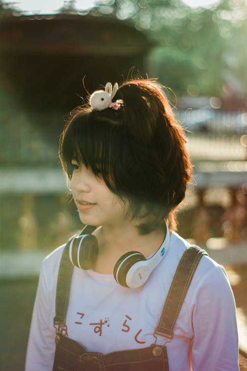 Free Photo of Girl Wearing Headset Stock Photo