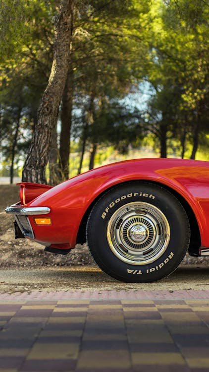 Wheel of Vintage Chevrolet Corvette · Free Stock Photo
