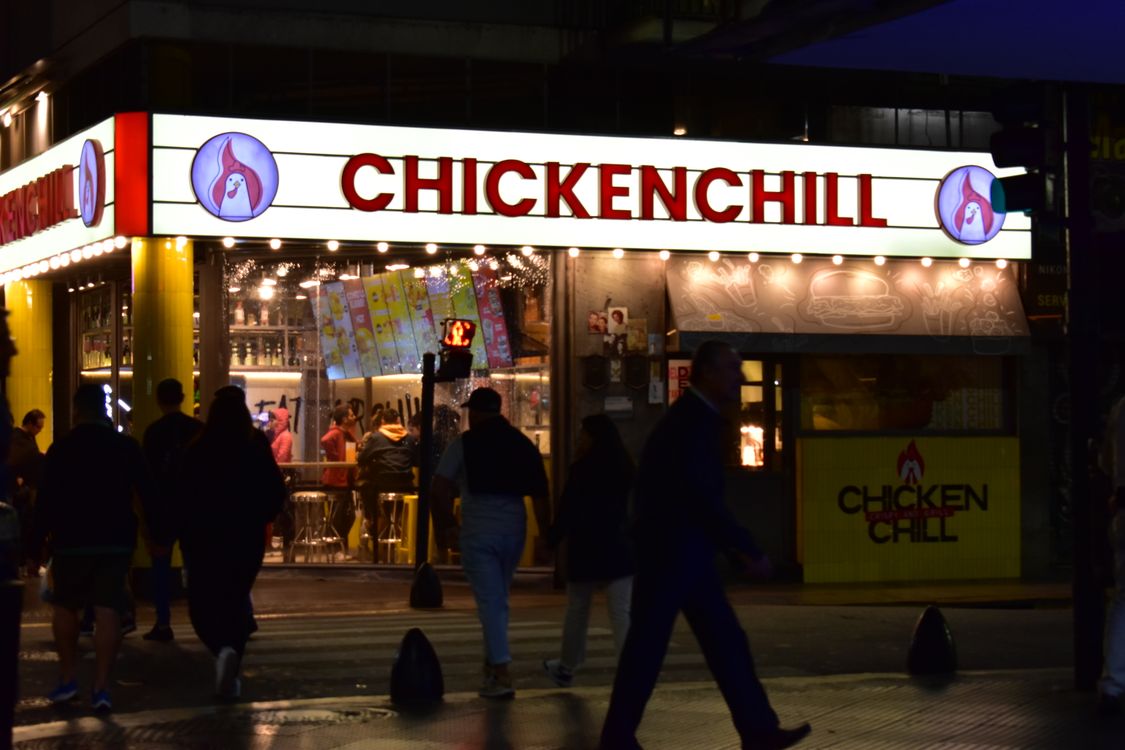 Social media and customer loyalty for NJ franchise businesses