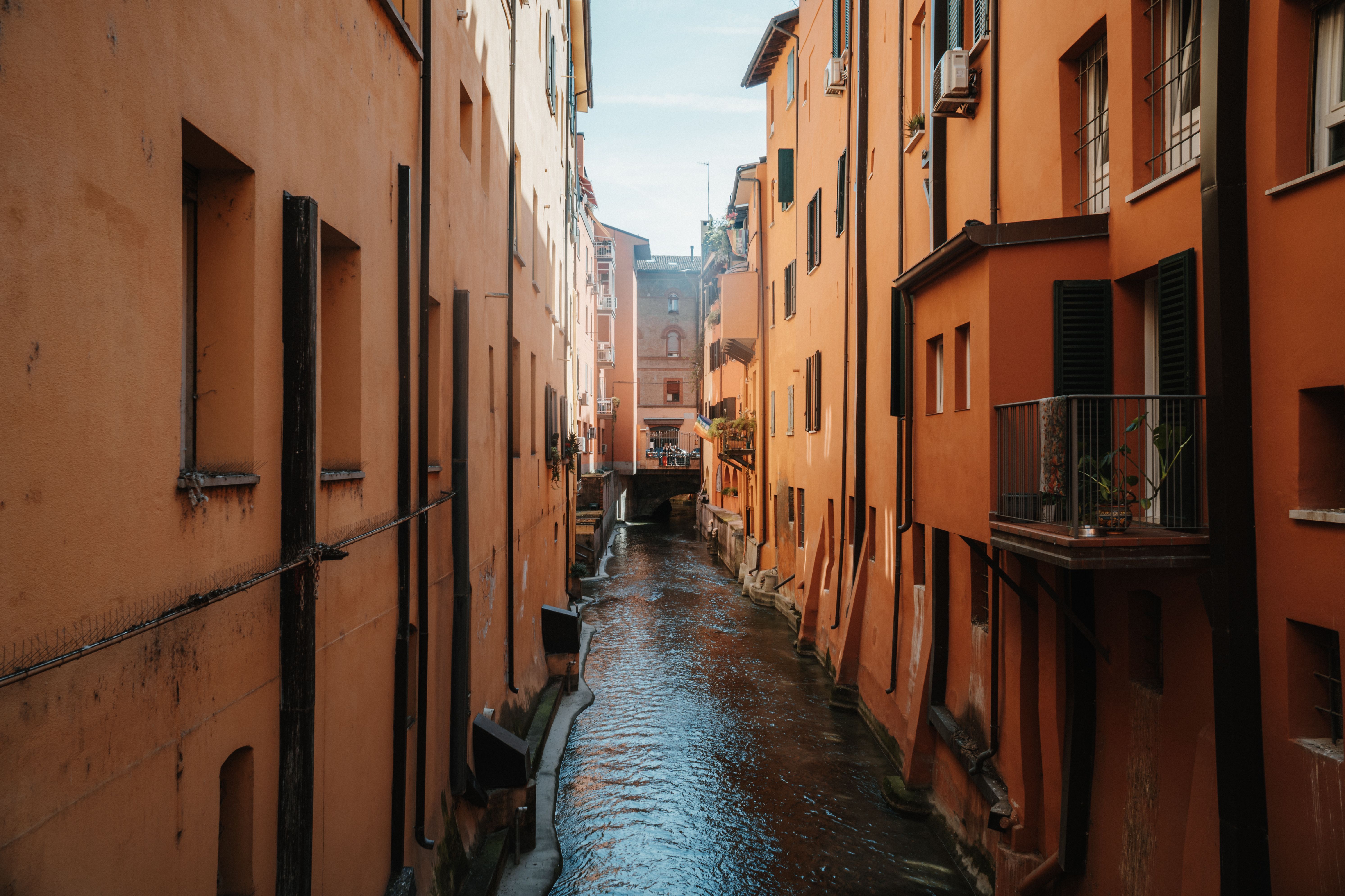 City Guide: Bologna, Italy According To Top Tour Guides — Photo by Mihai Vlasceanu on Pexels