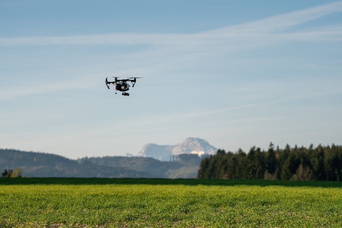 Schwarze Drohne Im Flug In Den Ebenen