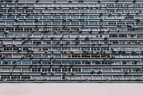 Basso Angolo Di Tiro Di Un Edificio In Cemento