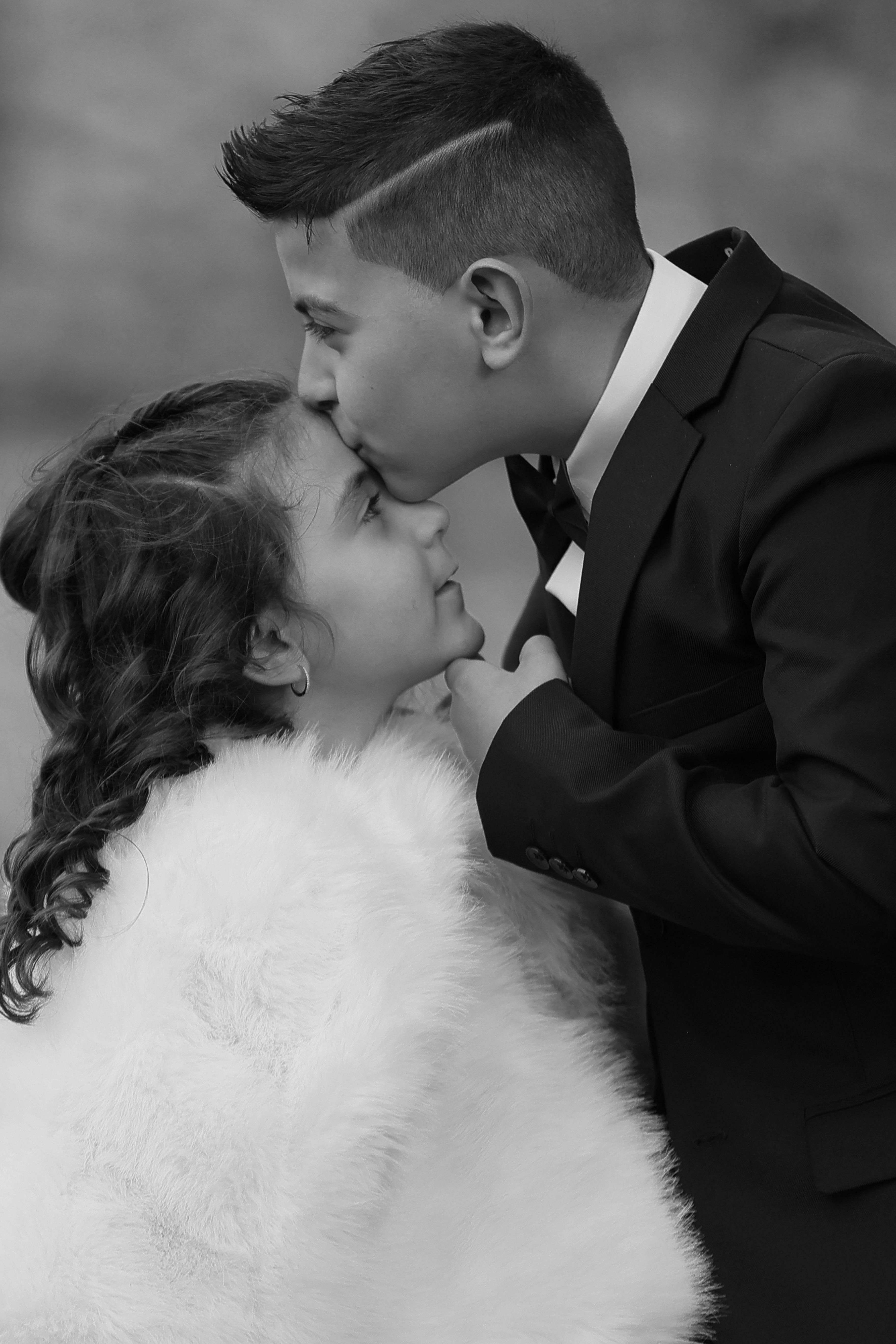 Boy Kissing in Forehead Girl · Free Stock Photo, image size:3648x5472