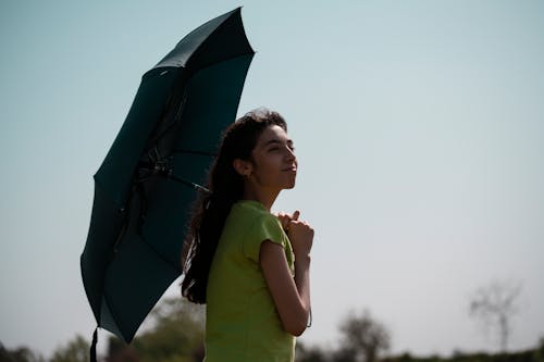 Základová fotografie zdarma na téma cestování, déšť, deštník