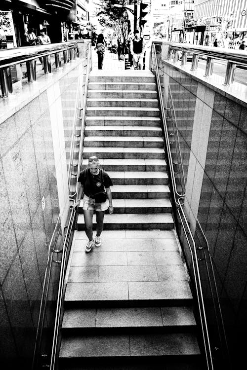 Gratis lagerfoto af bnw, fodgænger, metro